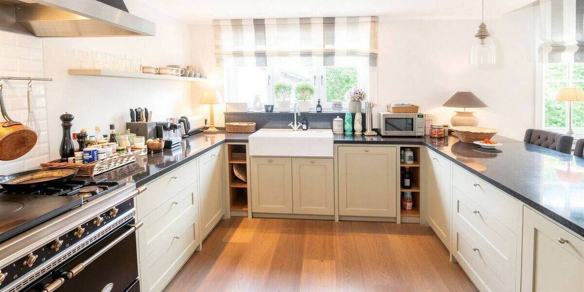 Einfamilienhaus Meerbusch Büderich - 9 Zimmer, 335 m&sup2;, 2.450.000&euro; | Angebot:26229702