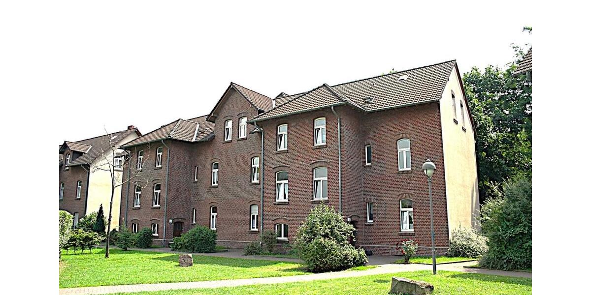Dachgeschoßwohnung Duisburg Hamborn - 3.5 Zimmer, 70 m&sup2;, 375&euro; | Angebot:26595023