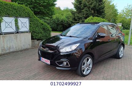 Hyundai ix35 141.000 km 8.490 &euro; Oberhausen 46145