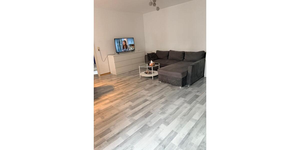 Etagenwohnung Düsseldorf Heerdt - 2 Zimmer, 50 m&sup2;, 4.000&euro; | Angebot:25921599