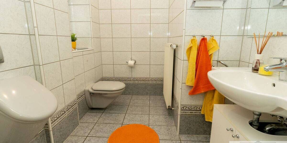 Mehrfamilienhaus, Wohnhaus Düsseldorf Benrath Benrath - 1 Zimmer, 226 m&sup2;, 3.000&euro; | Angebot:26687558