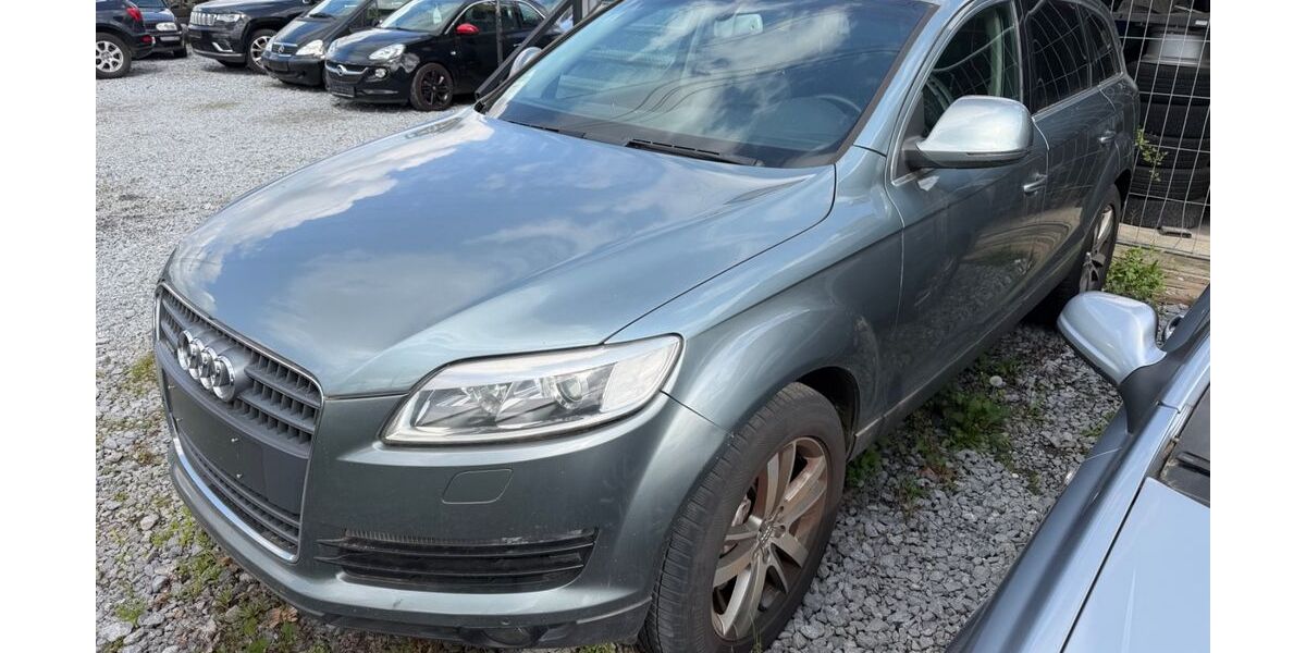 Audi Q7 370.000 km 3.290 &euro; Düsseldorf 40231