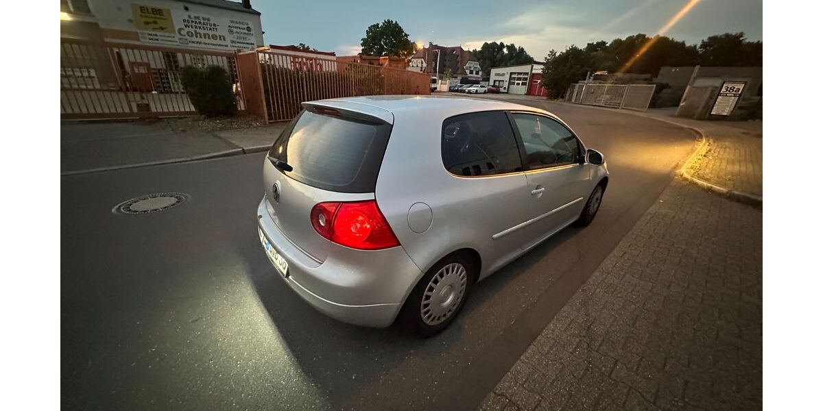 VW Golf 205.000 km 1.450 &euro; Monheim 40879