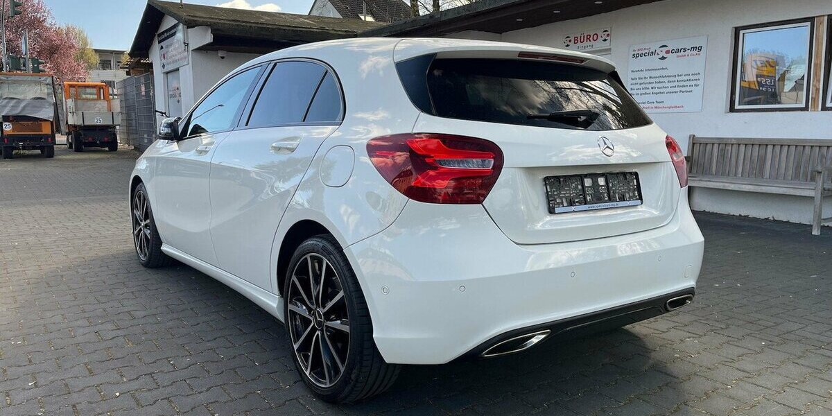 Mercedes-Benz A 220 CDI / AMG / Pano / Kamera / Navi / Euro6 195.000 km 16.390 &euro; Mönchengladbach 41066