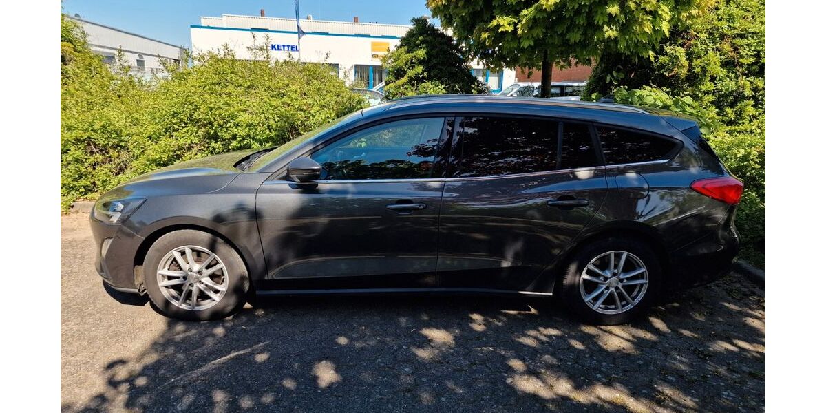 Ford Focus 126.500 km 13.900 &euro; Krefeld 47804