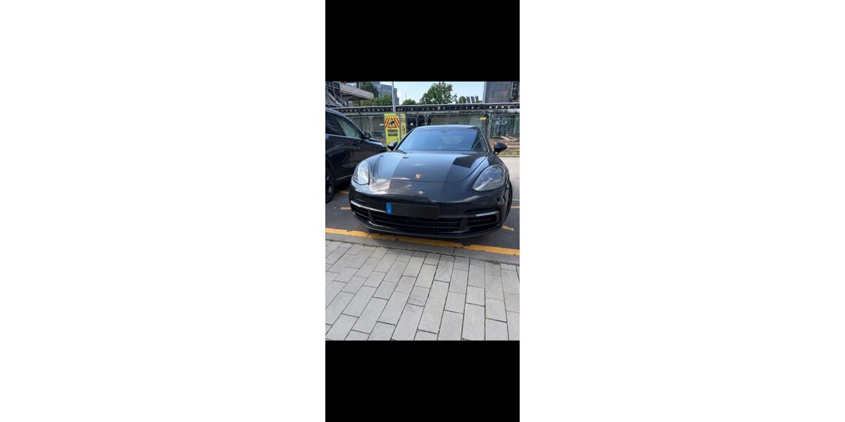 Porsche Panamera 165.000 km 47.900 &euro; Düsseldorf 40627