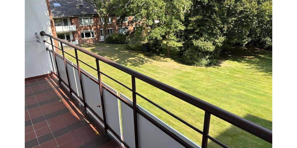 Etagenwohnung Krefeld Cracau - 4 Zimmer, 101 m&sup2;, 196.000&euro; | Angebot:26686737