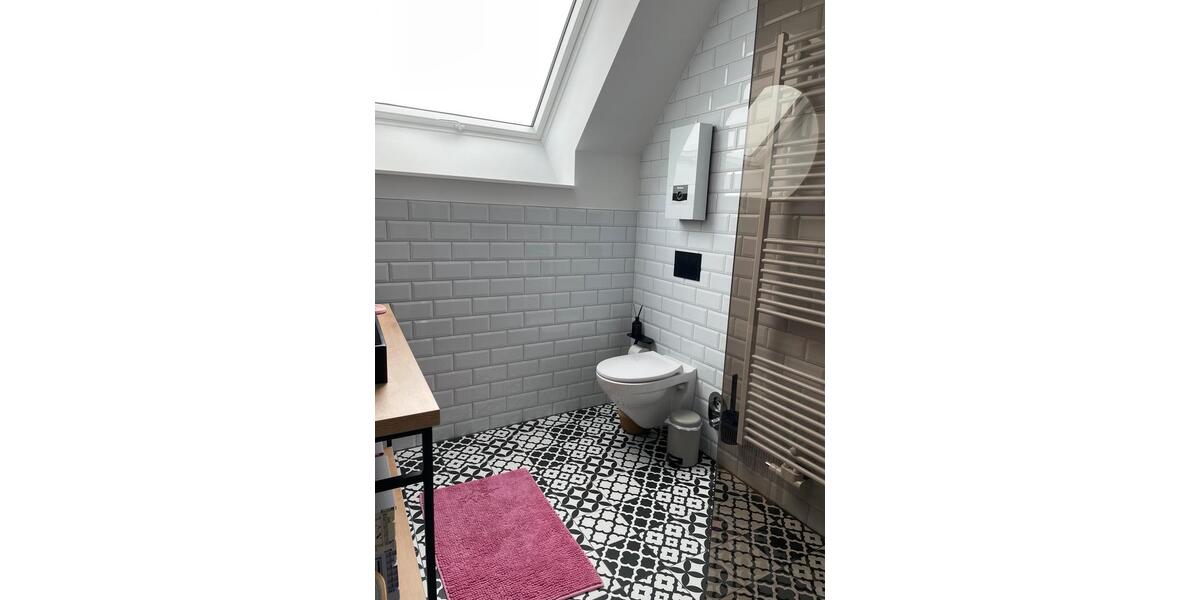 Dachgeschoßwohnung Ratingen Homberg - 3 Zimmer, 100 m&sup2;, 1.430&euro; | Angebot:26552489