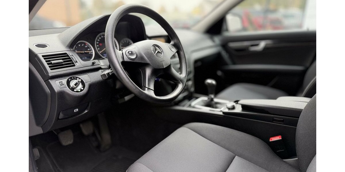 Mercedes-Benz C 180 T Kompressor / 50TKm / el. FH / 1. Hand 50.000 km 11.490 &euro; Mönchengladbach 41066