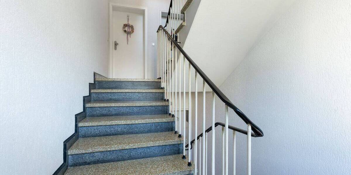 Etagenwohnung Düsseldorf Wersten - 4 Zimmer, 89 m&sup2;, 310.000&euro; | Angebot:26080476