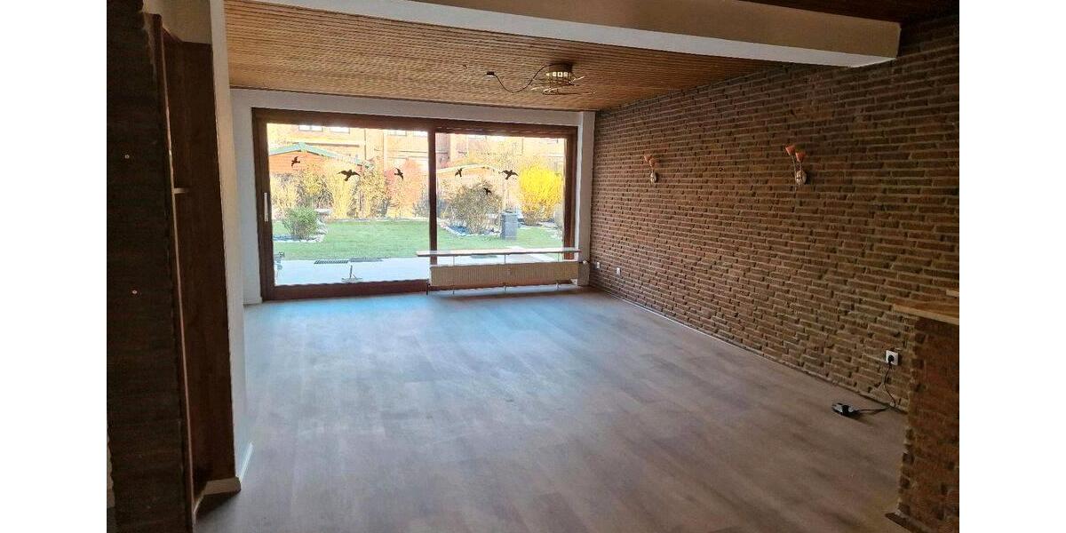 Erdgeschoßwohnung Düsseldorf Stadtbezirk 6 - 4 Zimmer, 110 m&sup2;, 1.600&euro; | Angebot:25972372