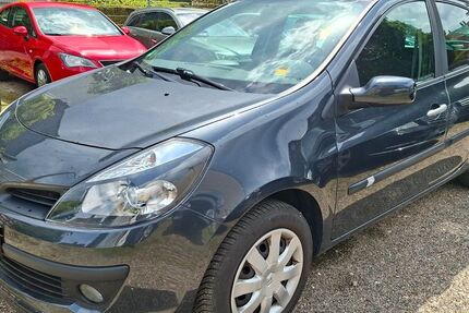 Renault Clio 79.000 km 3.999 &euro; Oberhausen 46149