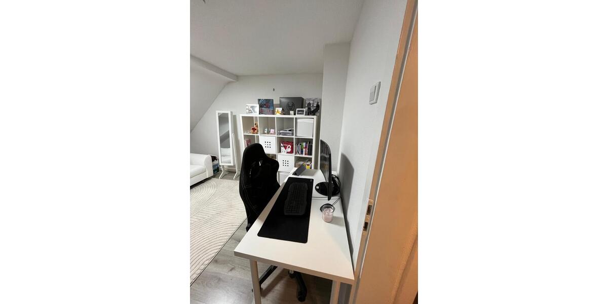 Dachgeschoßwohnung Mönchengladbach West - 3 Zimmer, 58 m&sup2;, 600&euro; | Angebot:26025022