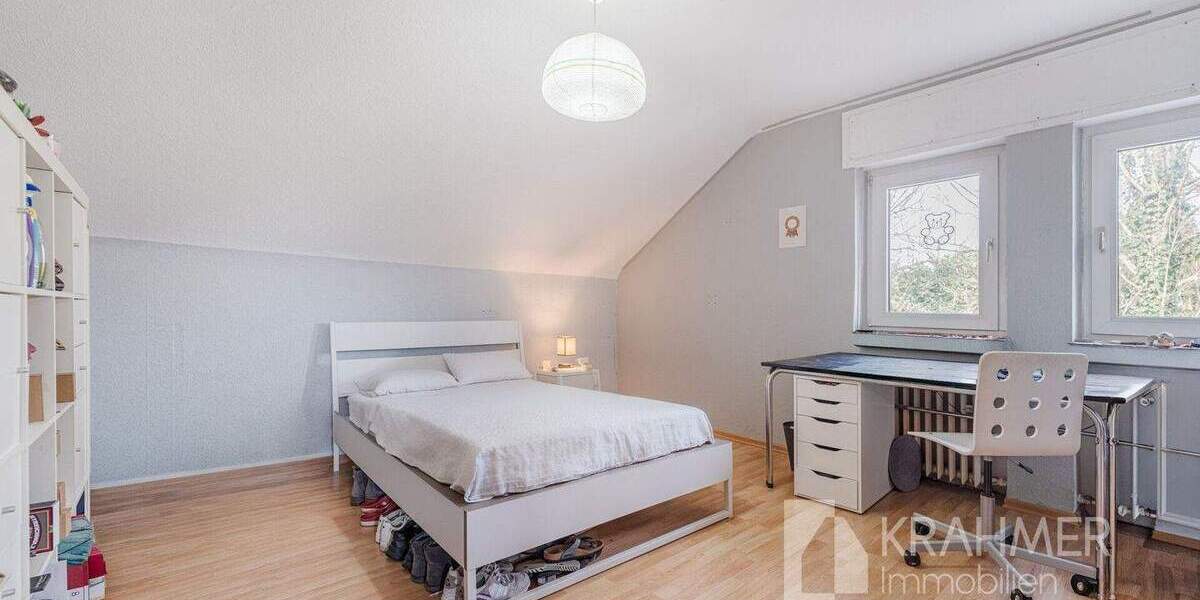 Einfamilienhaus Moers Kapellen-Mitte - 9 Zimmer, 181 m&sup2;, 649.000&euro; | Angebot:25684258