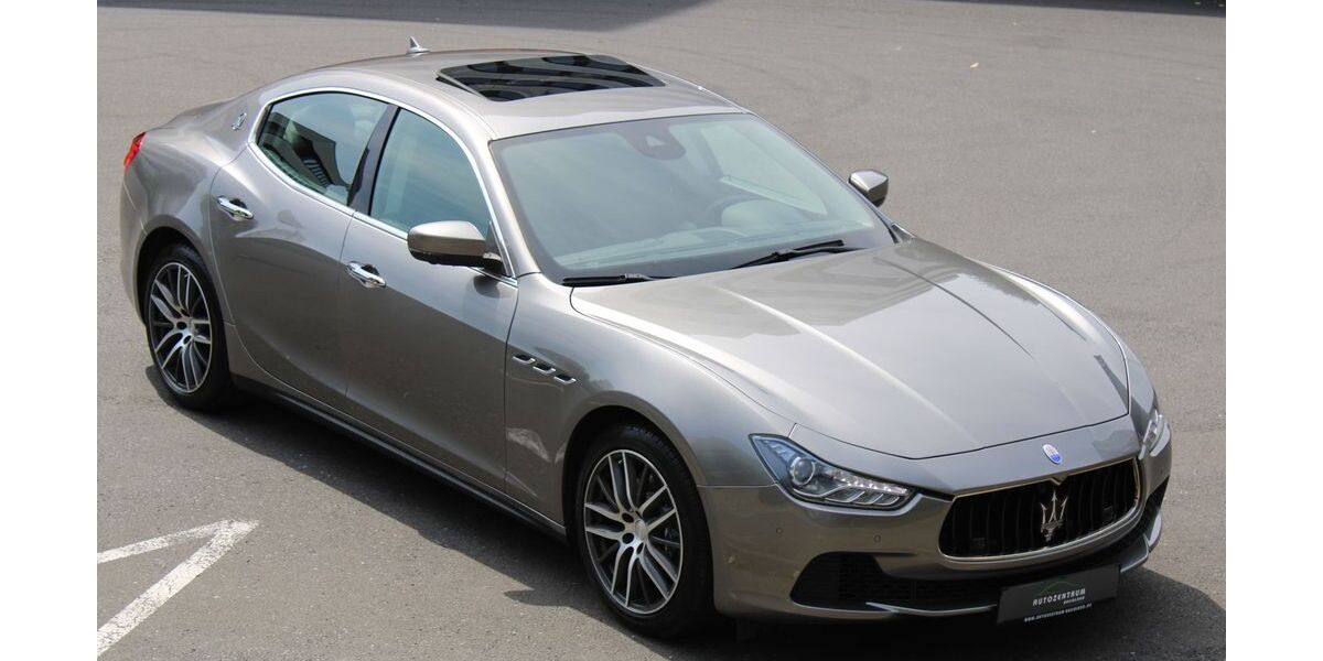 Maserati Ghibli 18.046 km 34.490 &euro; Düsseldorf 40233