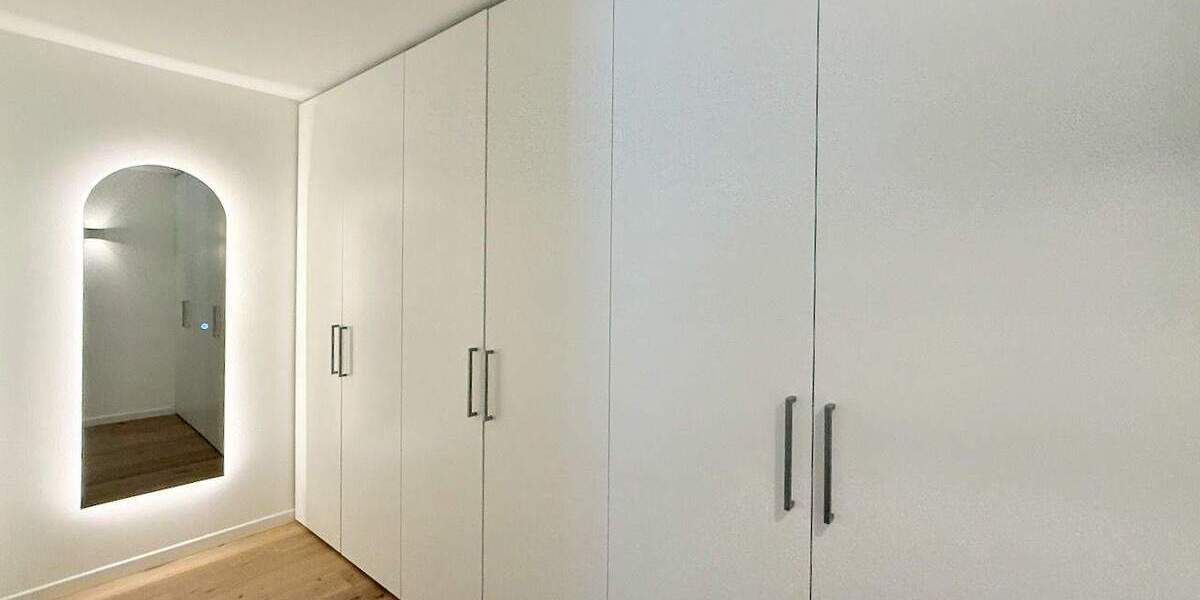 Etagenwohnung Düsseldorf Düsseltal - 4 Zimmer, 160 m&sup2;, 3.990&euro; | Angebot:25820115