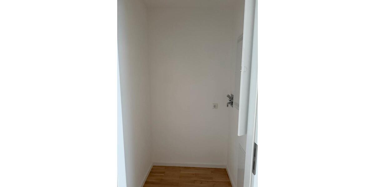 Erdgeschoßwohnung Mönchengladbach Nord - 1 Zimmer, 38 m&sup2;, 725&euro; | Angebot:25784102
