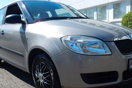 Skoda Fabia 159.341 km 2.599 &euro; Oberhausen 46047