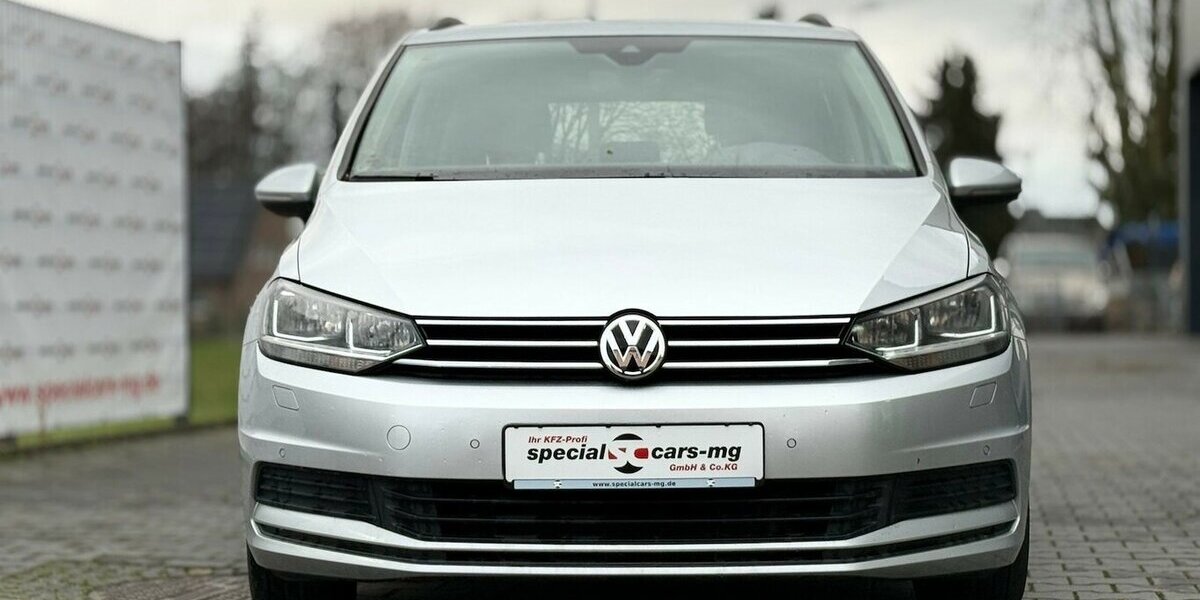 VW Touran 1.Hd / Automatik / AHK / 7 Sitze / Navi 110.000 km 23.490 &euro; Mönchengladbach 41066