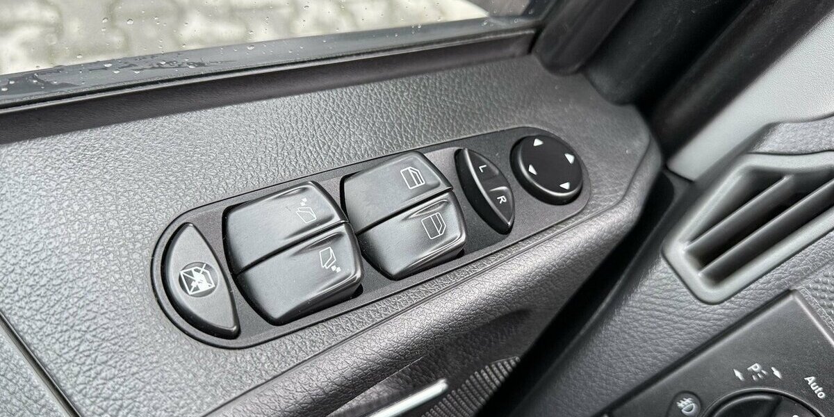 Mercedes-Benz Vito Kombi 122 CDI/ Klima / 2xSchiebetüren / AHK 240.000 km 22.490 &euro; Mönchengladbach 41066