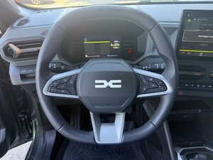 Dacia DUSTER HYBRID 140 1.6 Extreme +CarPlay+360 Cam+ 4.225 km 24.888 &euro; Meerbusch 40667