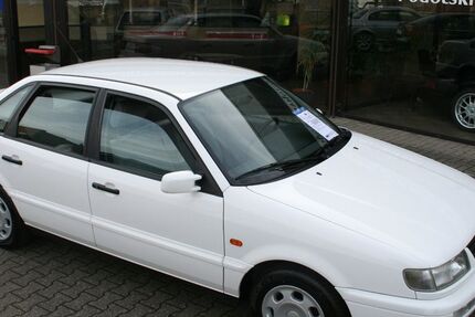 VW Passat 54.852 km 7.999 &euro; Mönchengladbach 41065