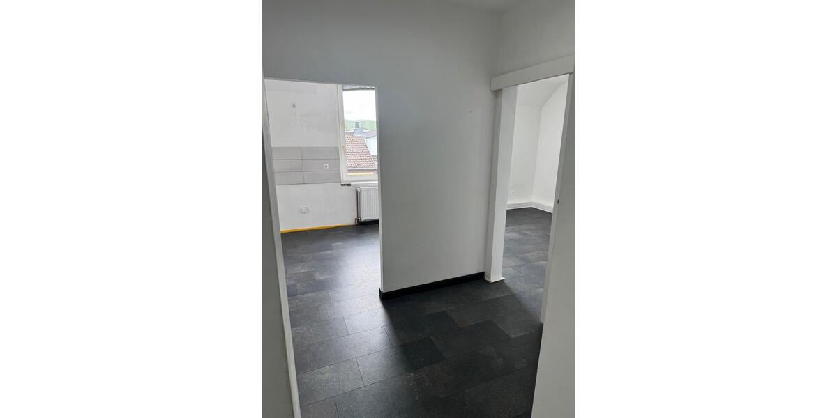 Etagenwohnung Velbert Velbert-Mitte - 2 Zimmer, 95 m&sup2;, 750&euro; | Angebot:26643584