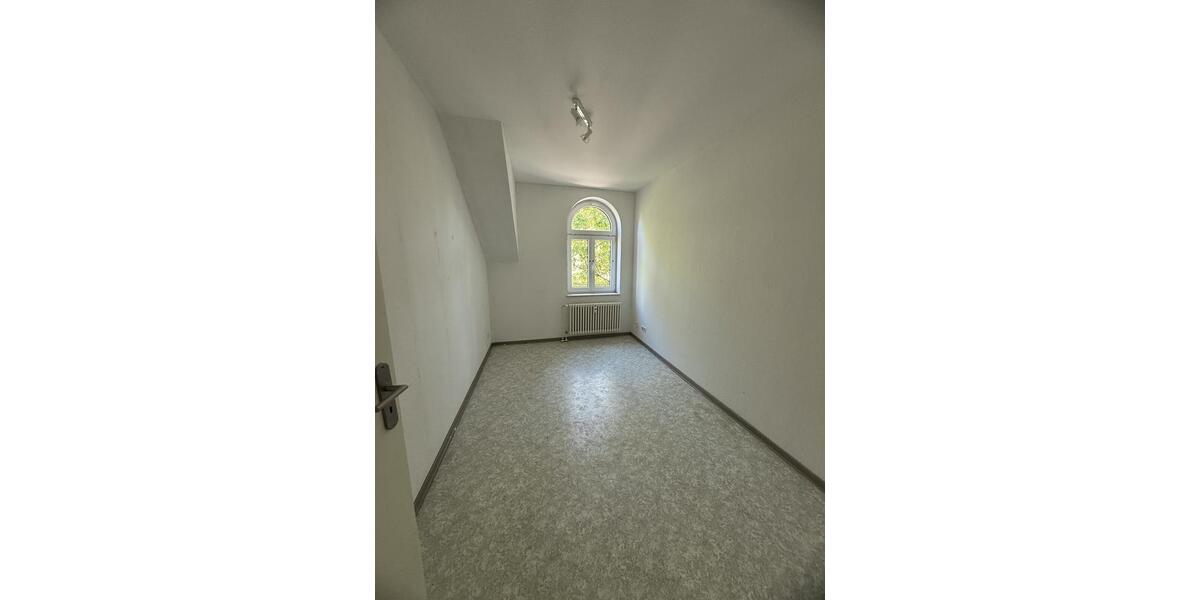 Dachgeschoßwohnung Duisburg Hamborn - 3.5 Zimmer, 68 m&sup2;, 363&euro; | Angebot:26539891