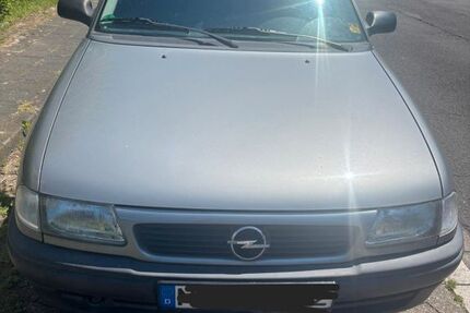 Opel Astra 81.000 km 2.750 &euro; Meerbusch 40670