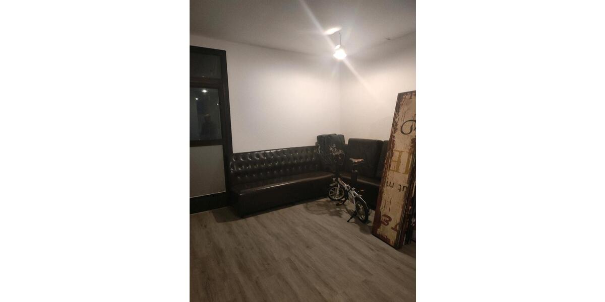 Etagenwohnung Hilden - 4.5 Zimmer, 150 m&sup2;, 1.500&euro; | Angebot:25830510