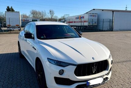 Maserati Levante 199.300 km 22.499 &euro; Mönchengladbach 41065