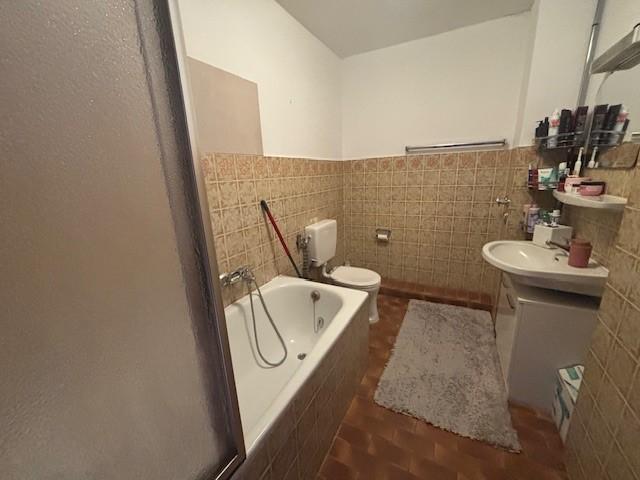 Etagenwohnung Mönchengladbach West - 2 Zimmer, 65 m&sup2;, 550&euro; | Angebot:25377677