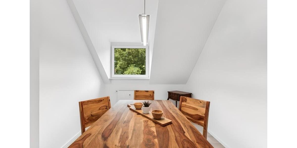 Dachgeschoßwohnung Düsseldorf Stadtbezirk 6 - 2.5 Zimmer, 64 m&sup2;, 1.500&euro; | Angebot:26003661