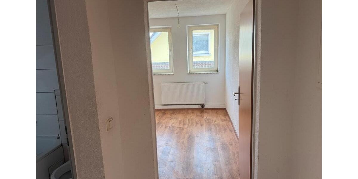 Dachgeschoßwohnung Duisburg Rheinhausen - 2 Zimmer, 50 m&sup2;, 685&euro; | Angebot:26652881