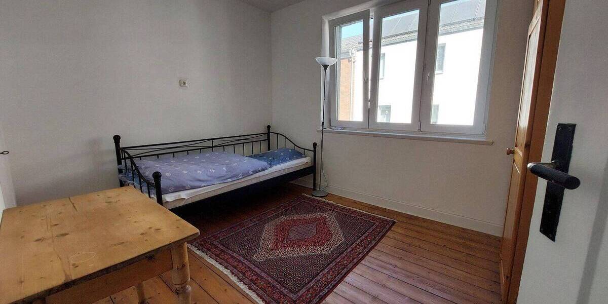 Einfamilienhaus Duisburg Mittelmeiderich - 9 Zimmer, 170 m&sup2;, 345.000&euro; | Angebot:26027718