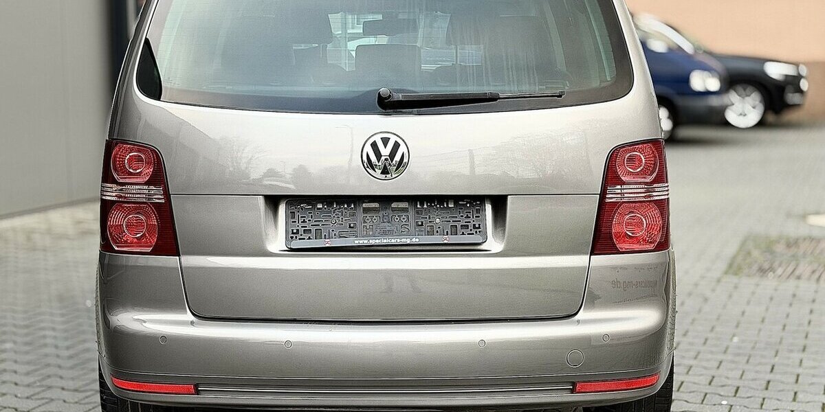 VW Touran R-Line / Leder / 7Sitze / 1.Hd / Navi 125.000 km 11.900 &euro; Mönchengladbach 41066
