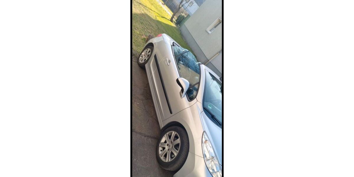 Peugeot 207 95.000 km 3.600 &euro; Düsseldorf 40468