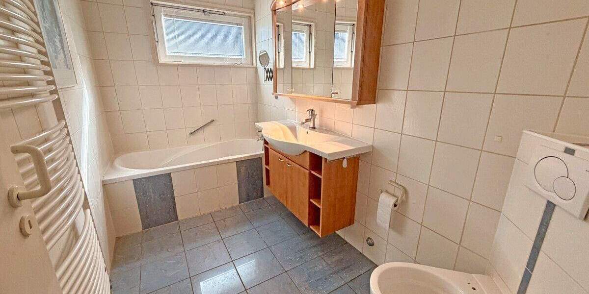 Einfamilienhaus Moers Utfort - 5 Zimmer, 203 m&sup2;, 400.000&euro; | Angebot:25684460