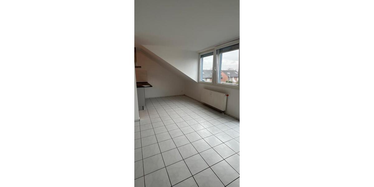 Dachgeschoßwohnung Mönchengladbach Ost - 2 Zimmer, 65 m&sup2;, 900&euro; | Angebot:25903163