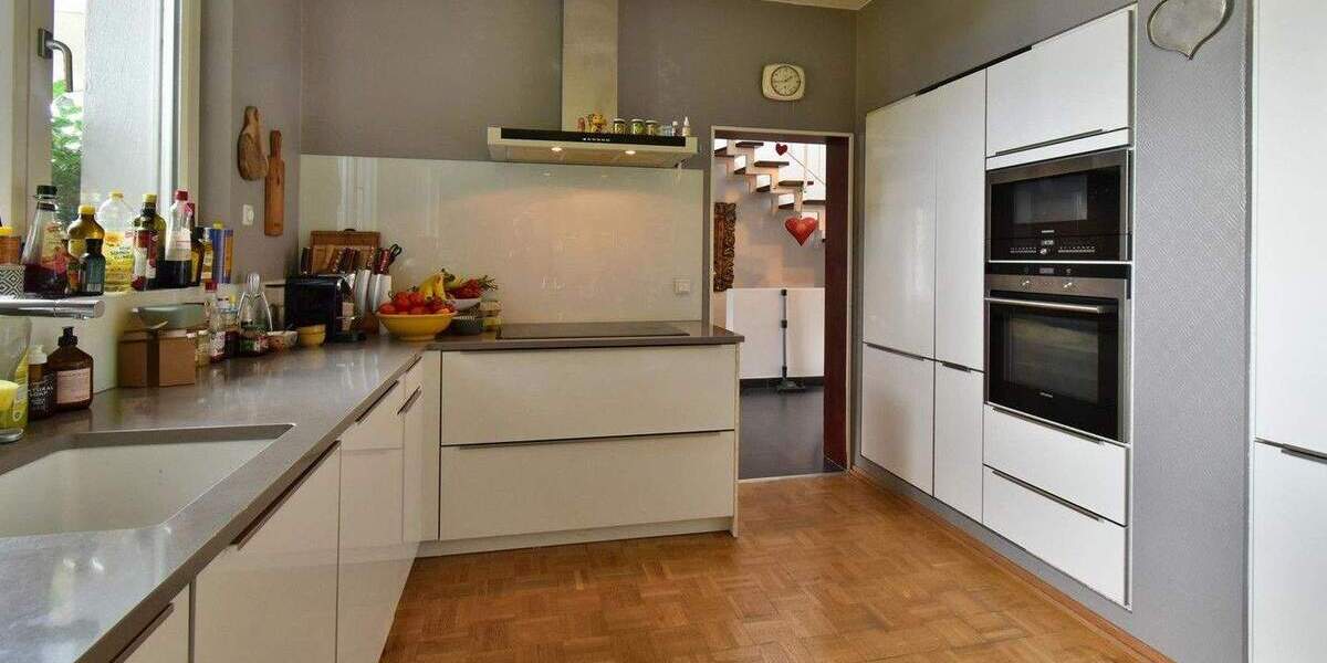 Einfamilienhaus Duisburg / Huckingen Huckingen - 7 Zimmer, 243 m&sup2;, 999.000&euro; | Angebot:25741652