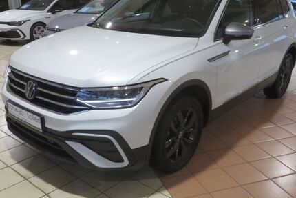 VW Tiguan Allspace 8.400 km 41.945 &euro; Neuss 41469