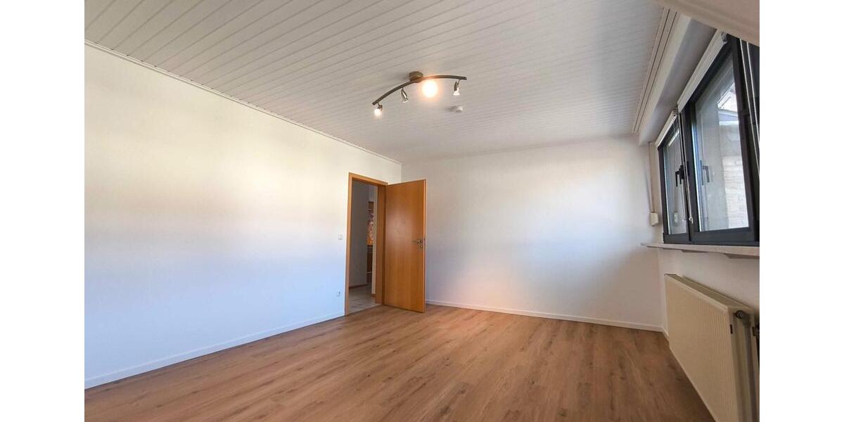 Dachgeschoßwohnung Nettetal - 3 Zimmer, 89 m&sup2;, 875&euro; | Angebot:26021734
