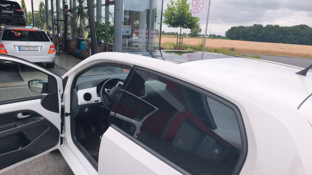 Seat Mii 37.950 km 8.500 &euro; Mönchengladbach 41199