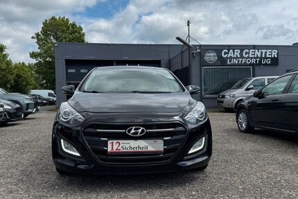 Hyundai i30 122.000 km 10.699 &euro; Kamp-Lintfort 47475
