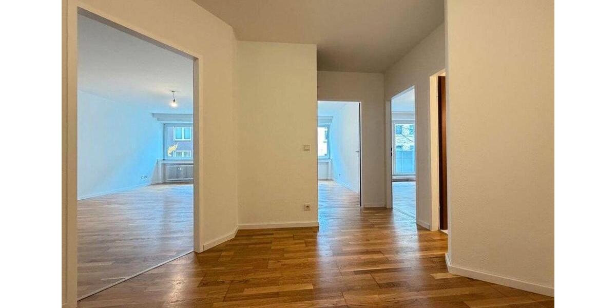 Etagenwohnung Düsseldorf Stadtbezirk 3 - 3 Zimmer, 74 m&sup2;, 1.550&euro; | Angebot:26025023