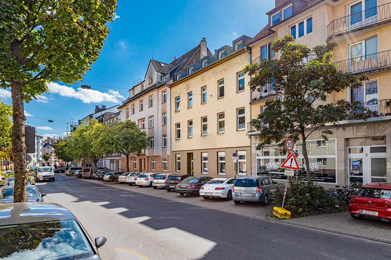 Dachgeschoßwohnung Düsseldorf Oberbilk - 4.5 Zimmer, 100 m&sup2;, 1.190&euro; | Angebot:25750079