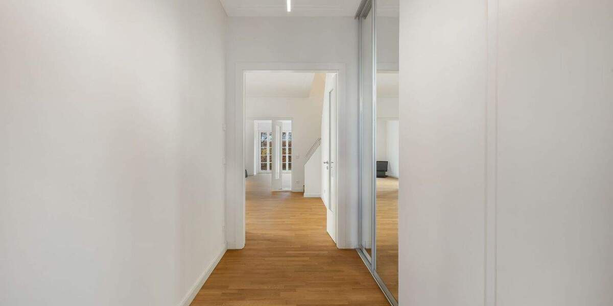 Reihenendhaus Düsseldorf Heerdt - 5 Zimmer, 220 m&sup2;, 1.790.000&euro; | Angebot:25686513