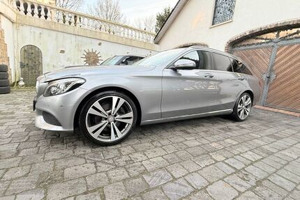 Mercedes-Benz C 300 196.221 km 15.990 &euro; Neukirchen-Vluyn 47506
