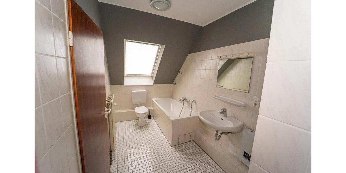 Dachgeschoßwohnung Korschenbroich - 2 Zimmer, 80 m&sup2;, 260.000&euro; | Angebot:25991136