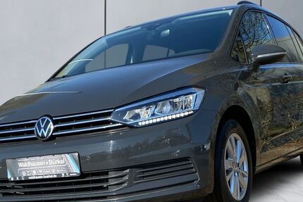 VW Touran 103.857 km 23.990 &euro; Viersen 41751